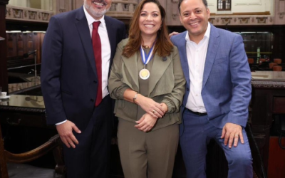 Fernanda Neves recebe mais alta honraria concedida pelo estado do Rio