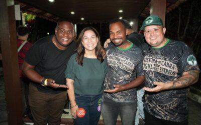 Fernanda Neves participa de encontro com dirigentes de escolas de samba de Niterói